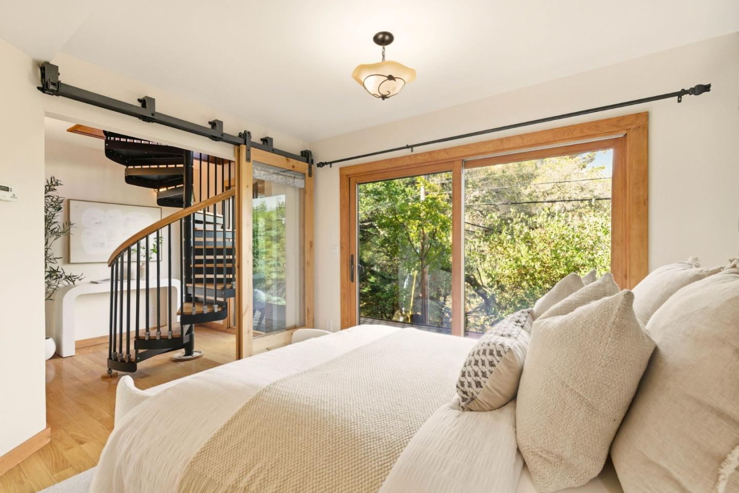 Detail Gallery Image 18 of 39 For 3451 Oak Knoll Dr, Redwood City,  CA 94062 - 3 Beds | 2 Baths