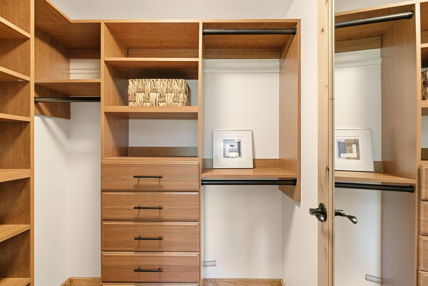 Detail Gallery Image 19 of 39 For 3451 Oak Knoll Dr, Redwood City,  CA 94062 - 3 Beds | 2 Baths