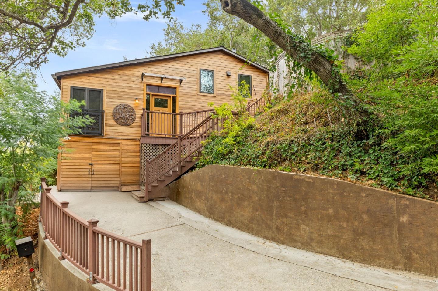 Detail Gallery Image 2 of 39 For 3451 Oak Knoll Dr, Redwood City,  CA 94062 - 3 Beds | 2 Baths