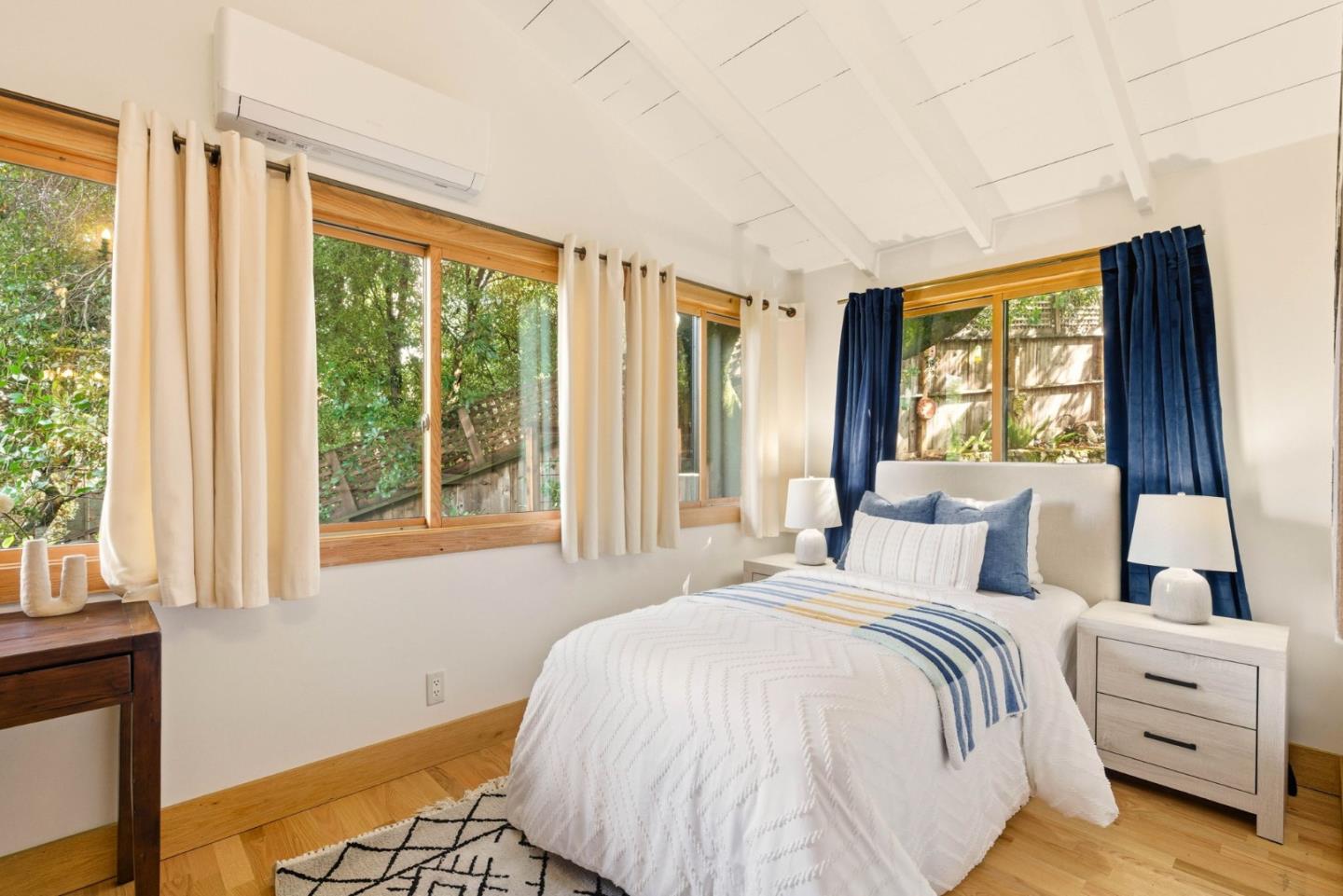 Detail Gallery Image 22 of 39 For 3451 Oak Knoll Dr, Redwood City,  CA 94062 - 3 Beds | 2 Baths