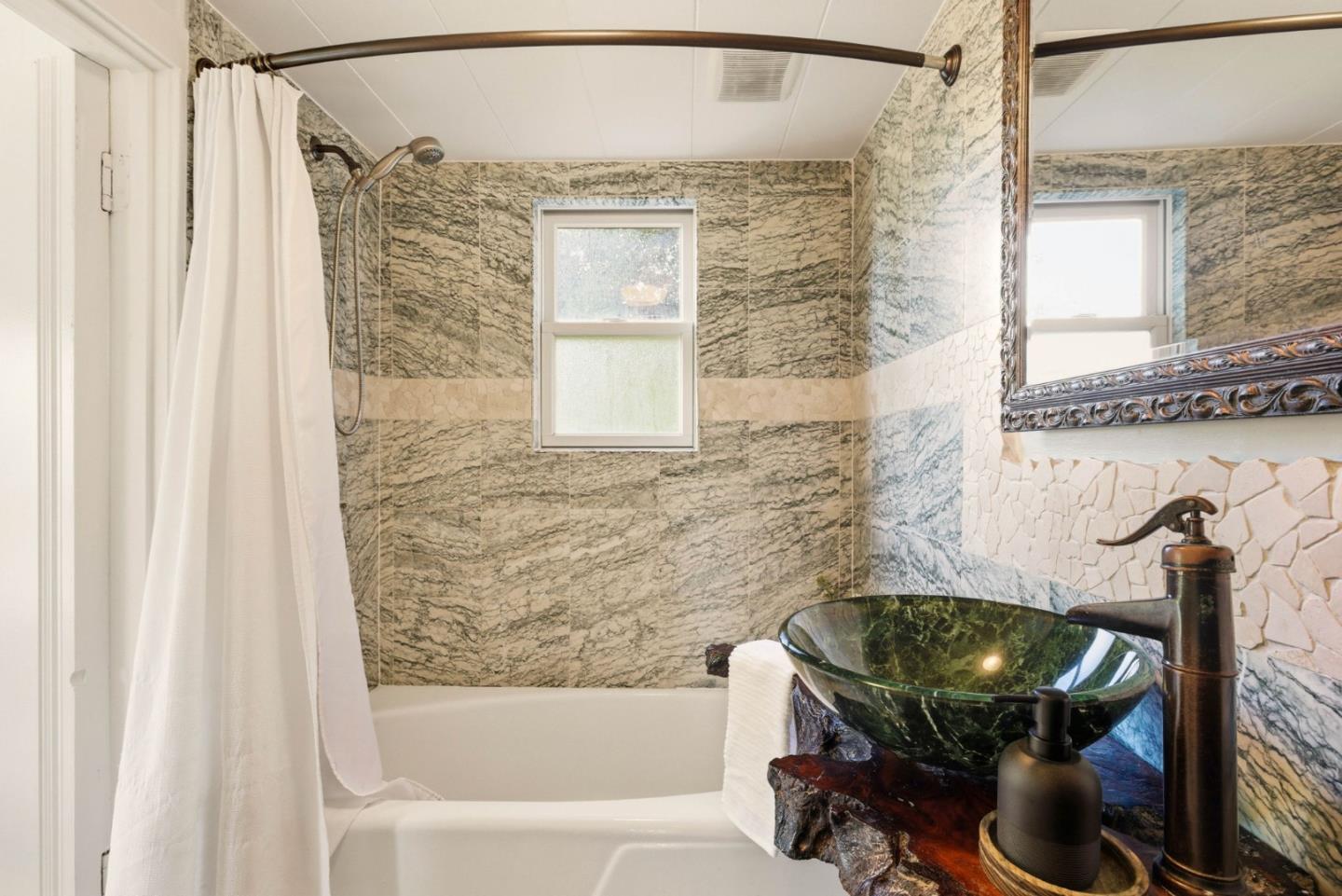 Detail Gallery Image 24 of 39 For 3451 Oak Knoll Dr, Redwood City,  CA 94062 - 3 Beds | 2 Baths