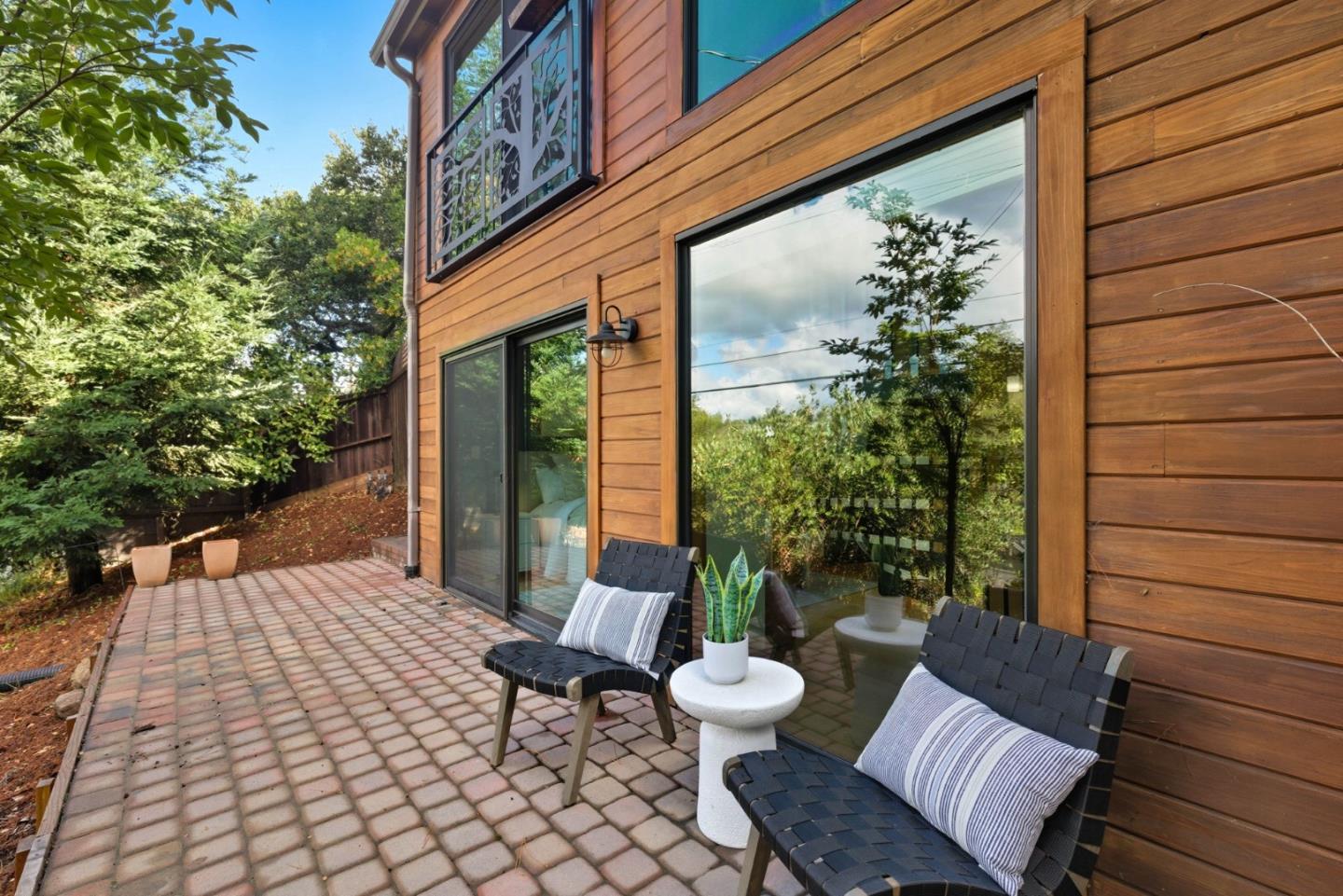 Detail Gallery Image 25 of 39 For 3451 Oak Knoll Dr, Redwood City,  CA 94062 - 3 Beds | 2 Baths