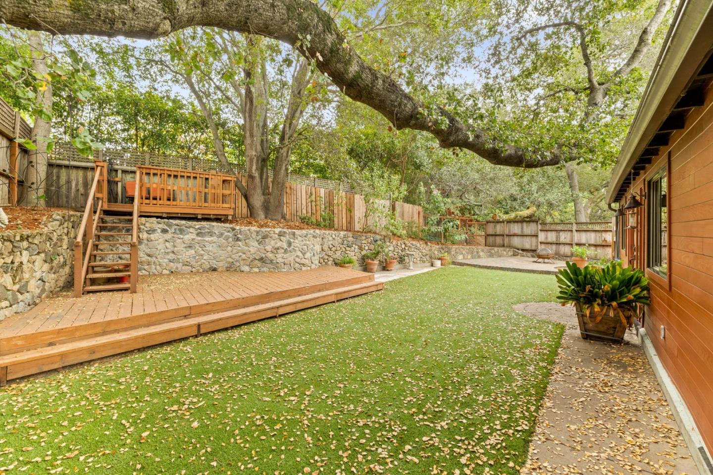 Detail Gallery Image 27 of 39 For 3451 Oak Knoll Dr, Redwood City,  CA 94062 - 3 Beds | 2 Baths