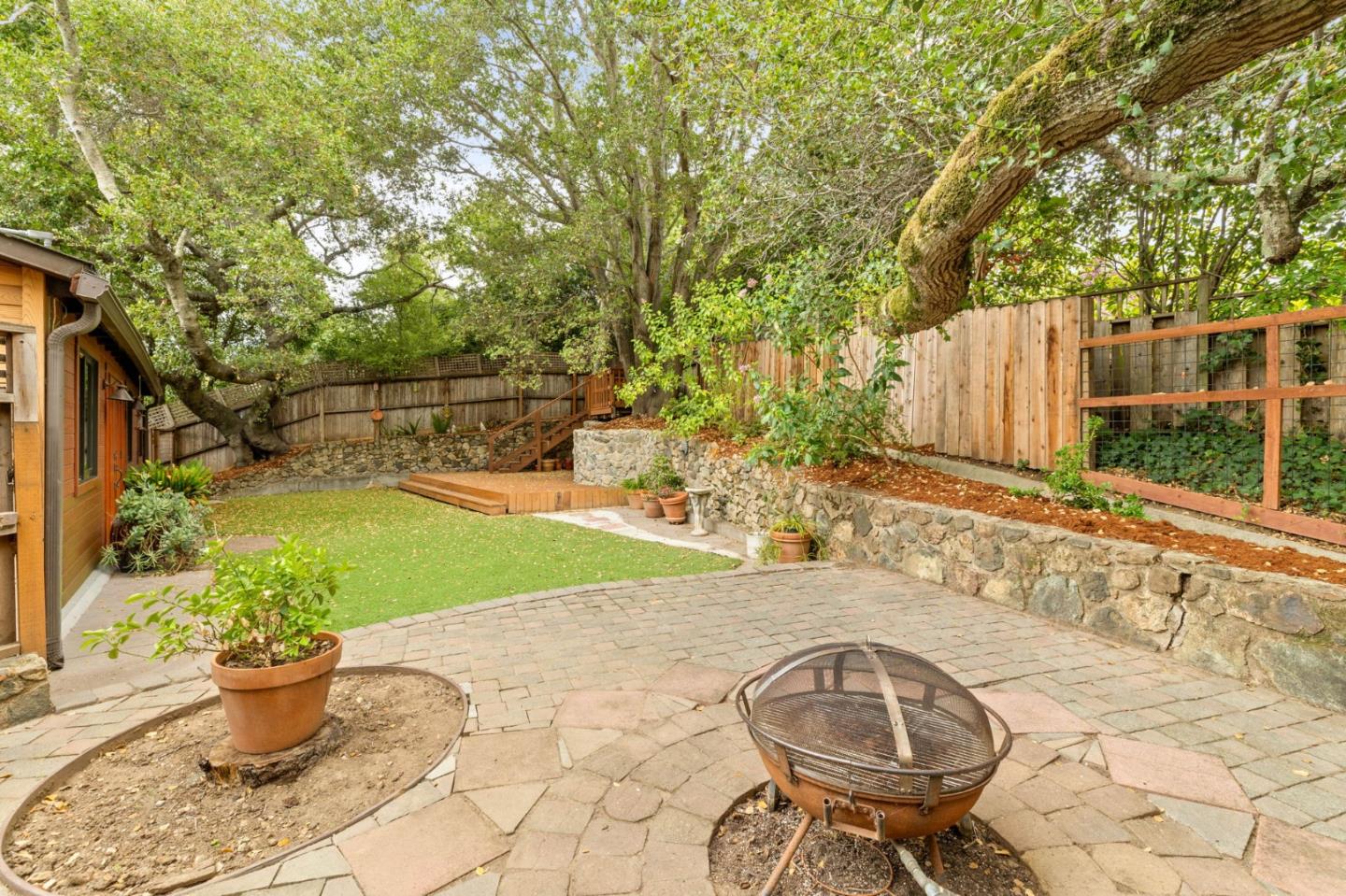 Detail Gallery Image 28 of 39 For 3451 Oak Knoll Dr, Redwood City,  CA 94062 - 3 Beds | 2 Baths