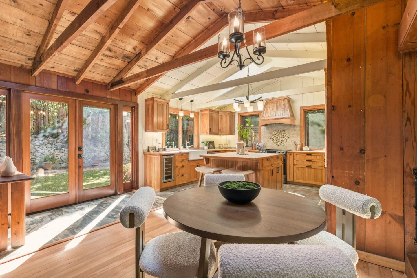 Detail Gallery Image 8 of 39 For 3451 Oak Knoll Dr, Redwood City,  CA 94062 - 3 Beds | 2 Baths