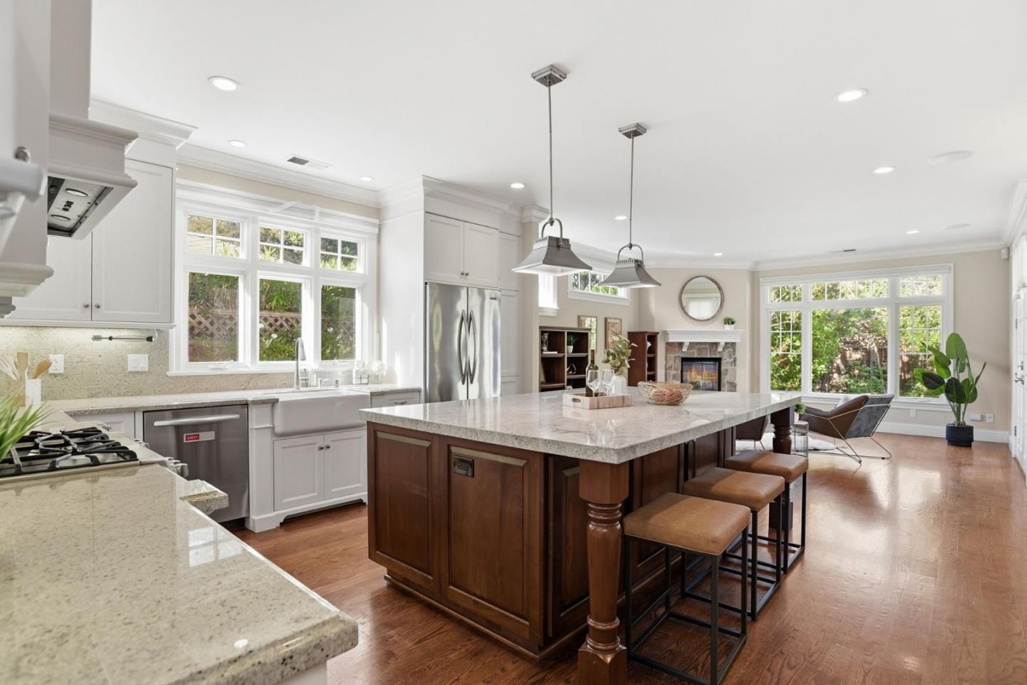 Detail Gallery Image 16 of 57 For 263 Santa Margarita Ave, Menlo Park,  CA 94025 - 4 Beds | 3/1 Baths