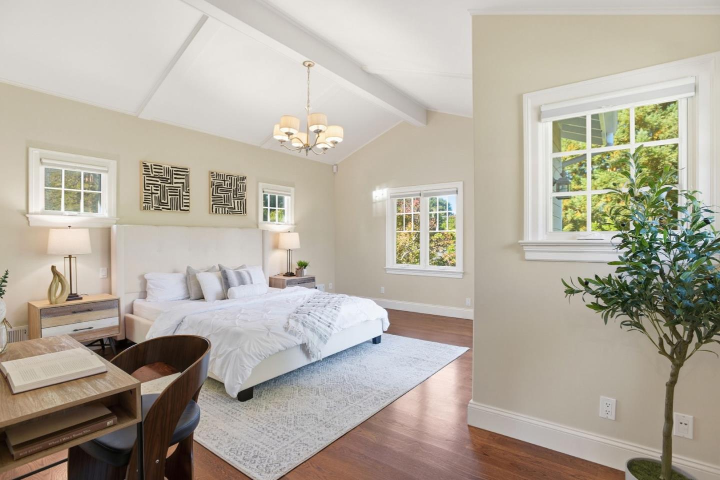 Detail Gallery Image 21 of 57 For 263 Santa Margarita Ave, Menlo Park,  CA 94025 - 4 Beds | 3/1 Baths