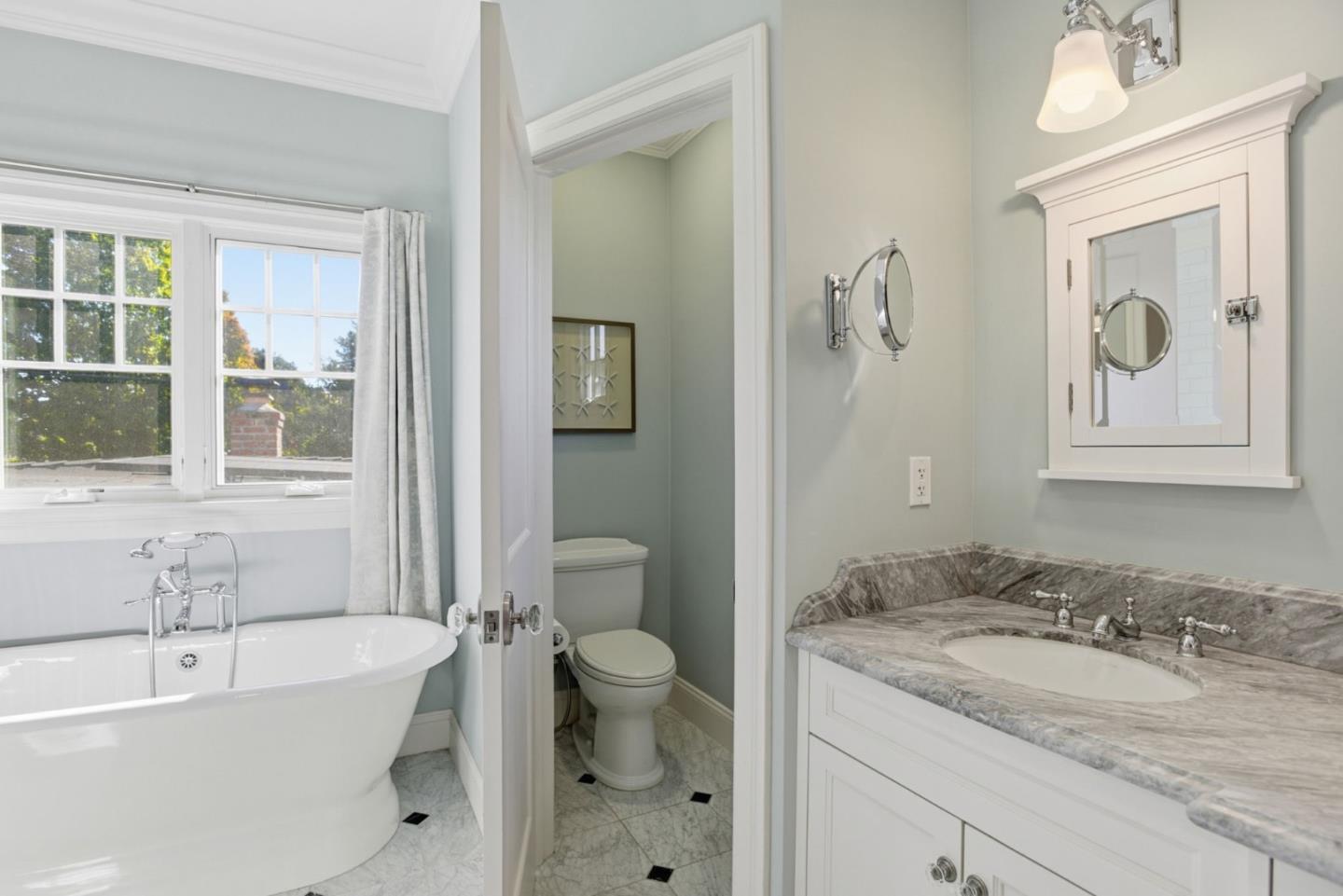 Detail Gallery Image 38 of 57 For 263 Santa Margarita Ave, Menlo Park,  CA 94025 - 4 Beds | 3/1 Baths