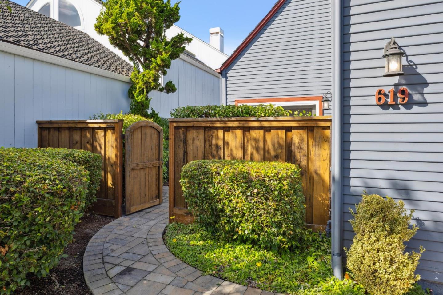 Detail Gallery Image 3 of 39 For 619 Mystic Ln, Foster City,  CA 94404 - 2 Beds | 2/1 Baths