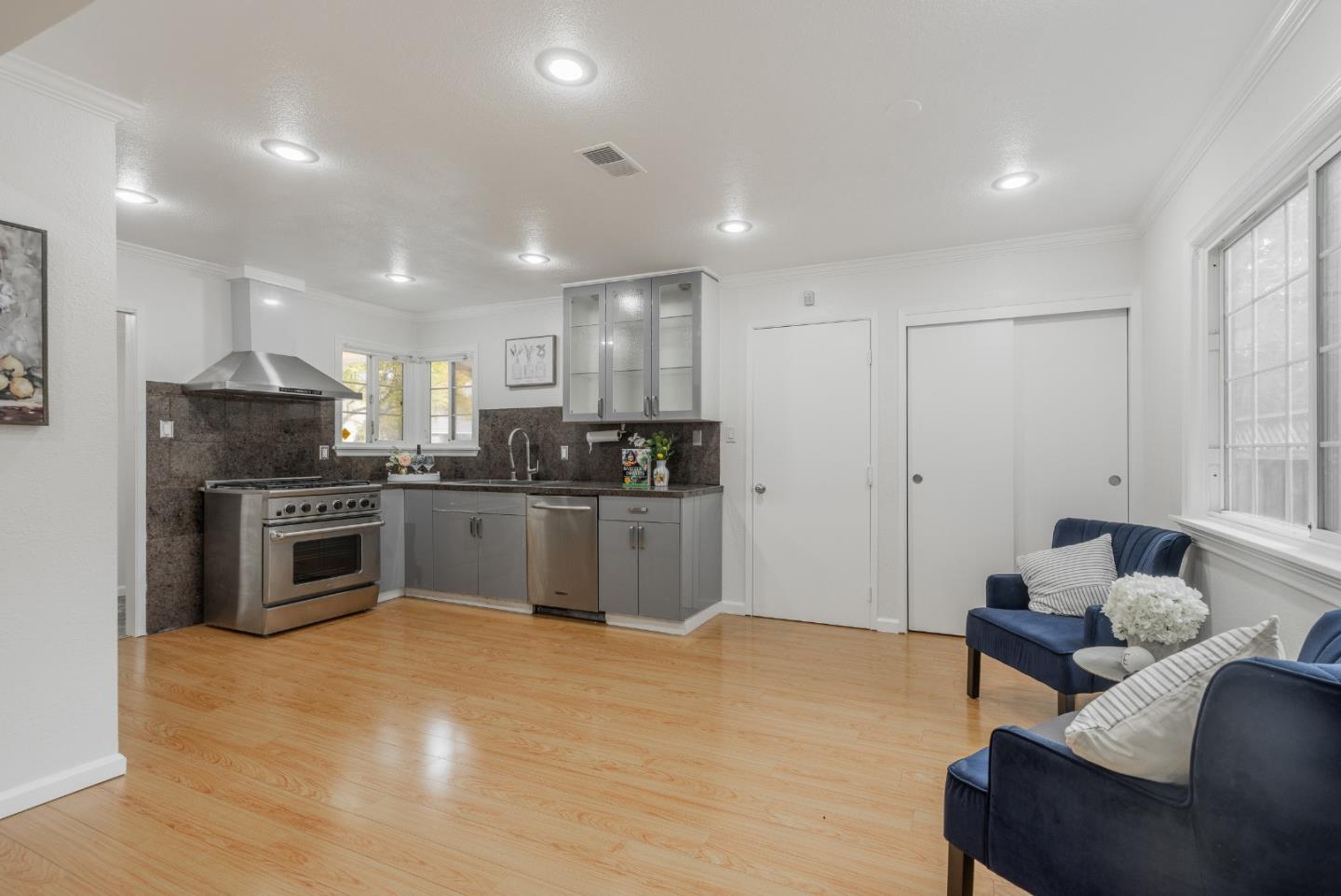 Detail Gallery Image 6 of 21 For 3453 Trafalgar Pl, San Jose,  CA 95132 - 4 Beds | 2 Baths