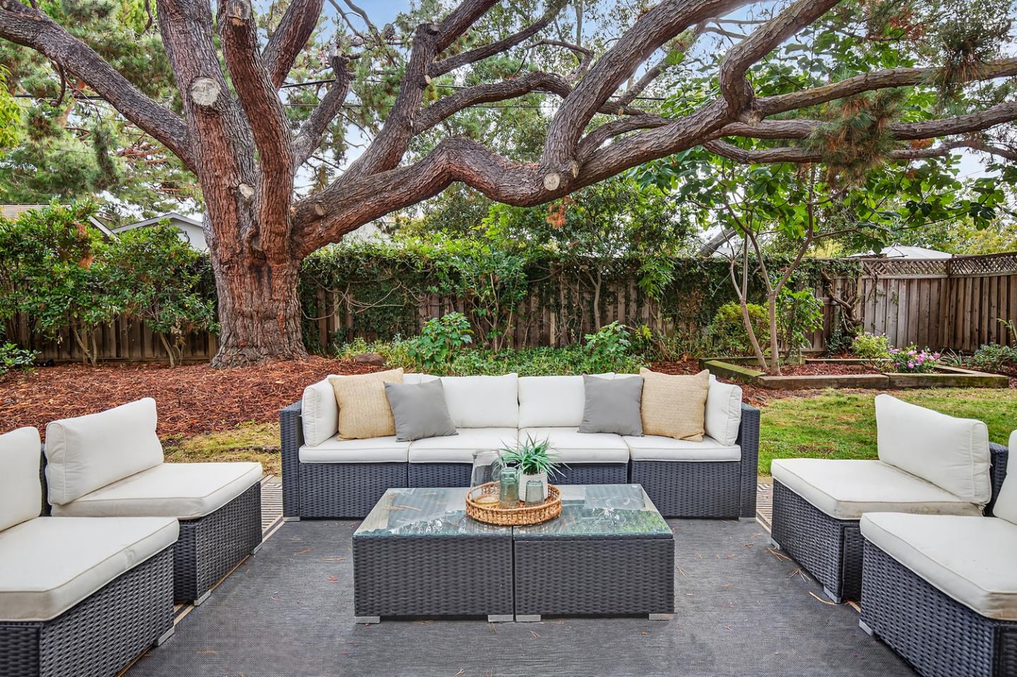 Detail Gallery Image 15 of 20 For 1159 Solana Dr, Mountain View,  CA 94040 - 3 Beds | 1 Baths