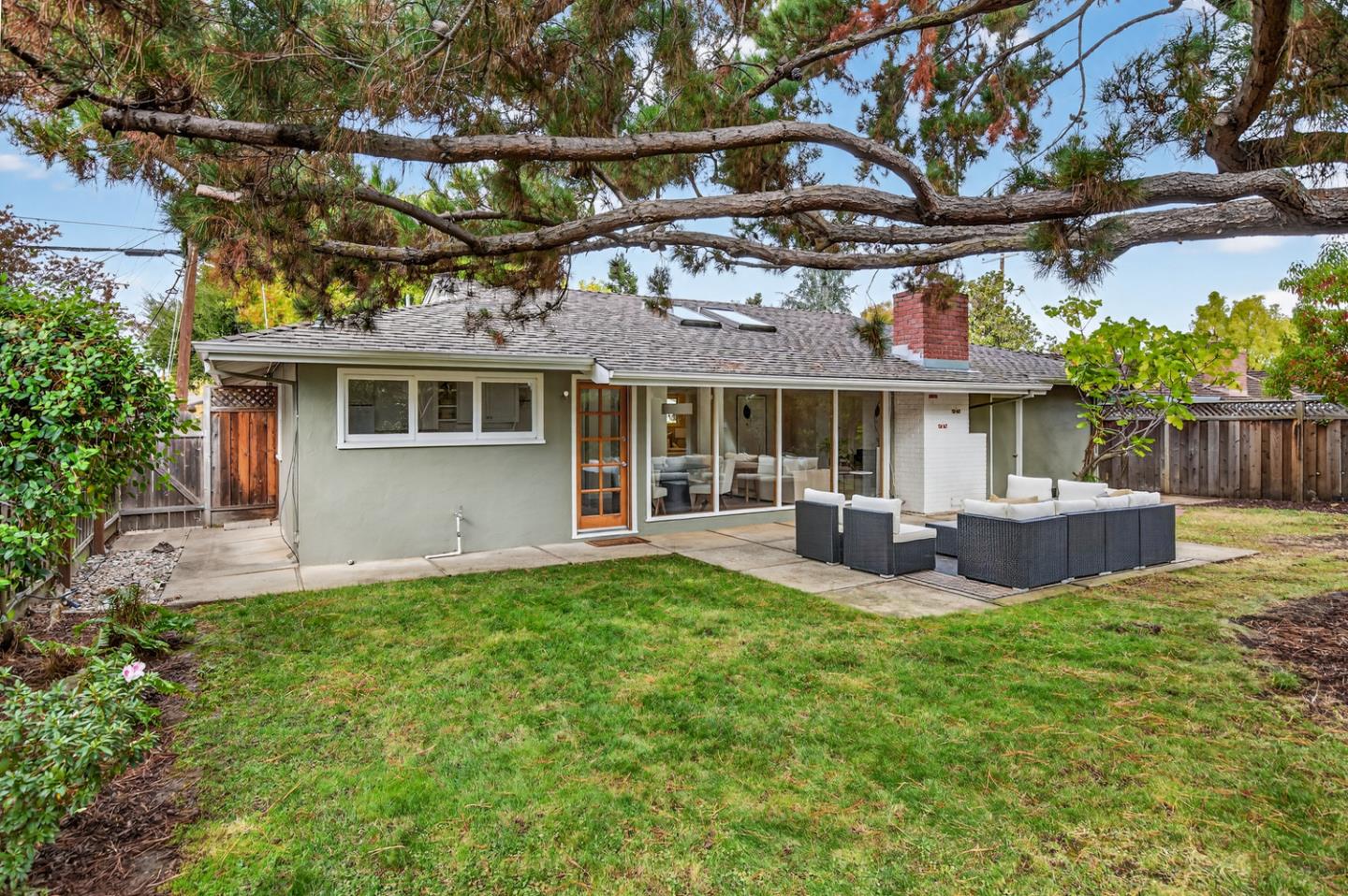 Detail Gallery Image 19 of 20 For 1159 Solana Dr, Mountain View,  CA 94040 - 3 Beds | 1 Baths