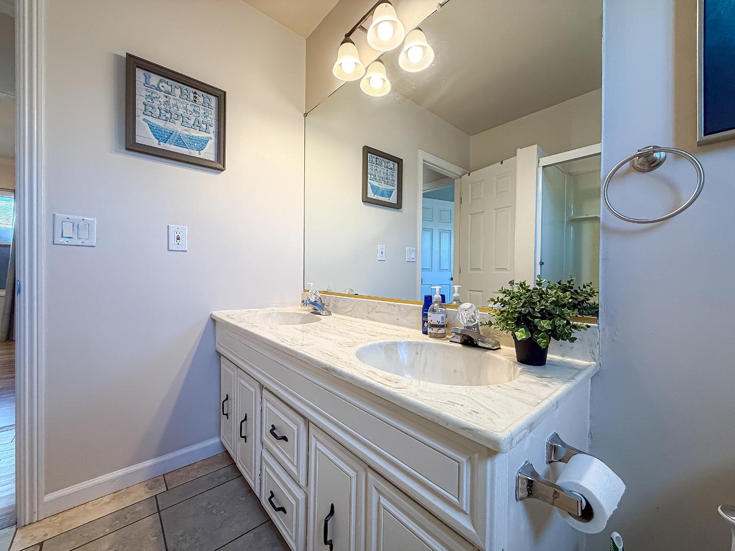 Detail Gallery Image 15 of 37 For 558 a St, Hayward,  CA 94541 - 2 Beds | 1 Baths
