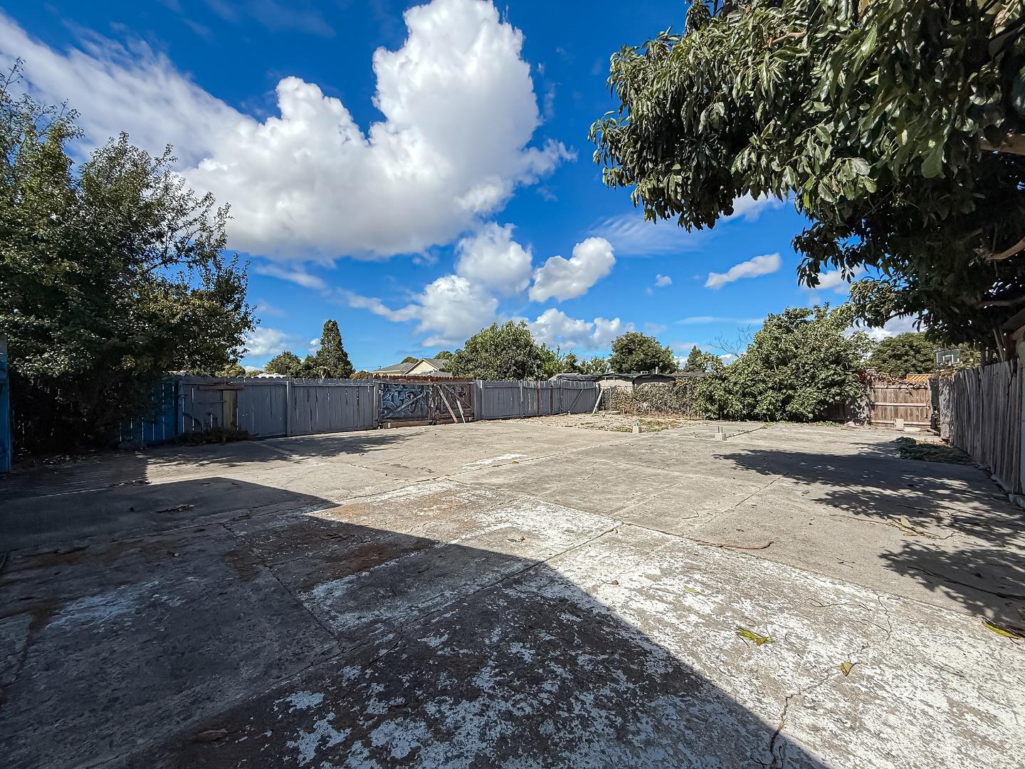 Detail Gallery Image 22 of 37 For 558 a St, Hayward,  CA 94541 - 2 Beds | 1 Baths