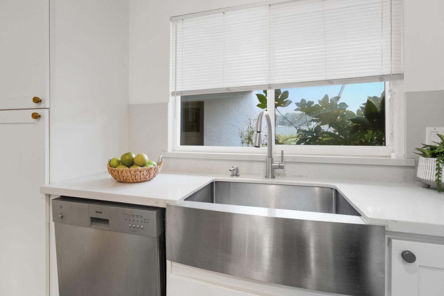 Detail Gallery Image 11 of 25 For 986 Cartier Ln, Foster City,  CA 94404 - 2 Beds | 2 Baths