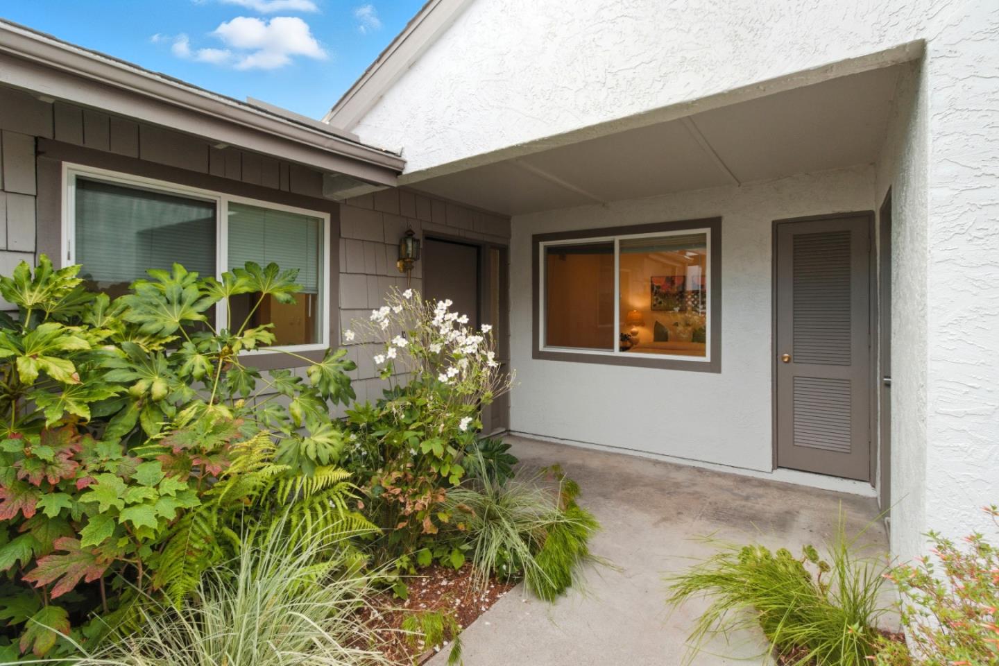 Detail Gallery Image 2 of 25 For 986 Cartier Ln, Foster City,  CA 94404 - 2 Beds | 2 Baths