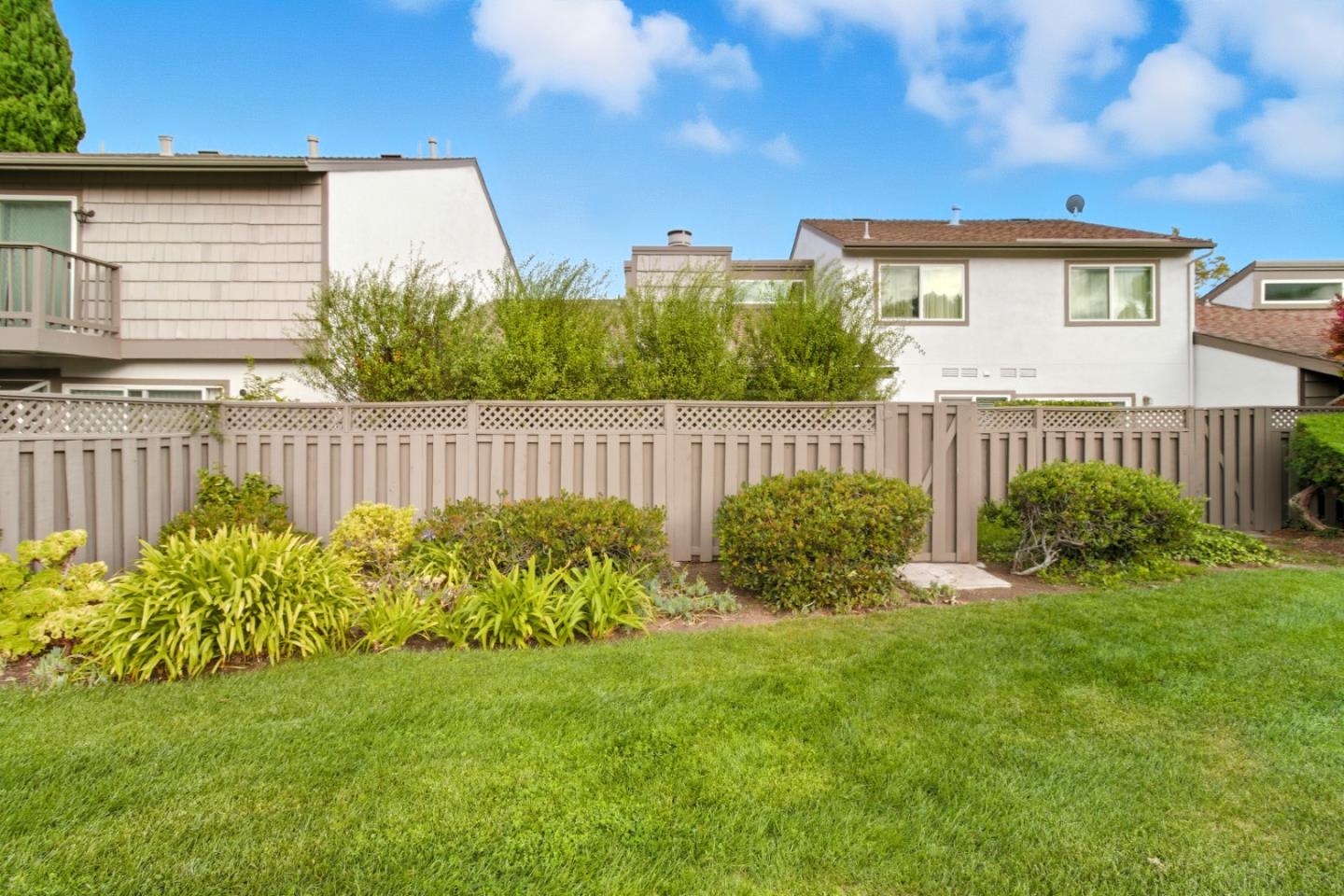 Detail Gallery Image 23 of 25 For 986 Cartier Ln, Foster City,  CA 94404 - 2 Beds | 2 Baths