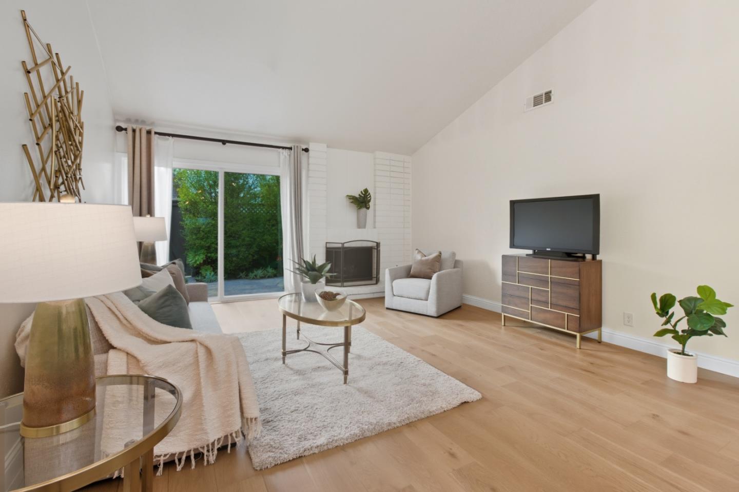 Detail Gallery Image 7 of 25 For 986 Cartier Ln, Foster City,  CA 94404 - 2 Beds | 2 Baths