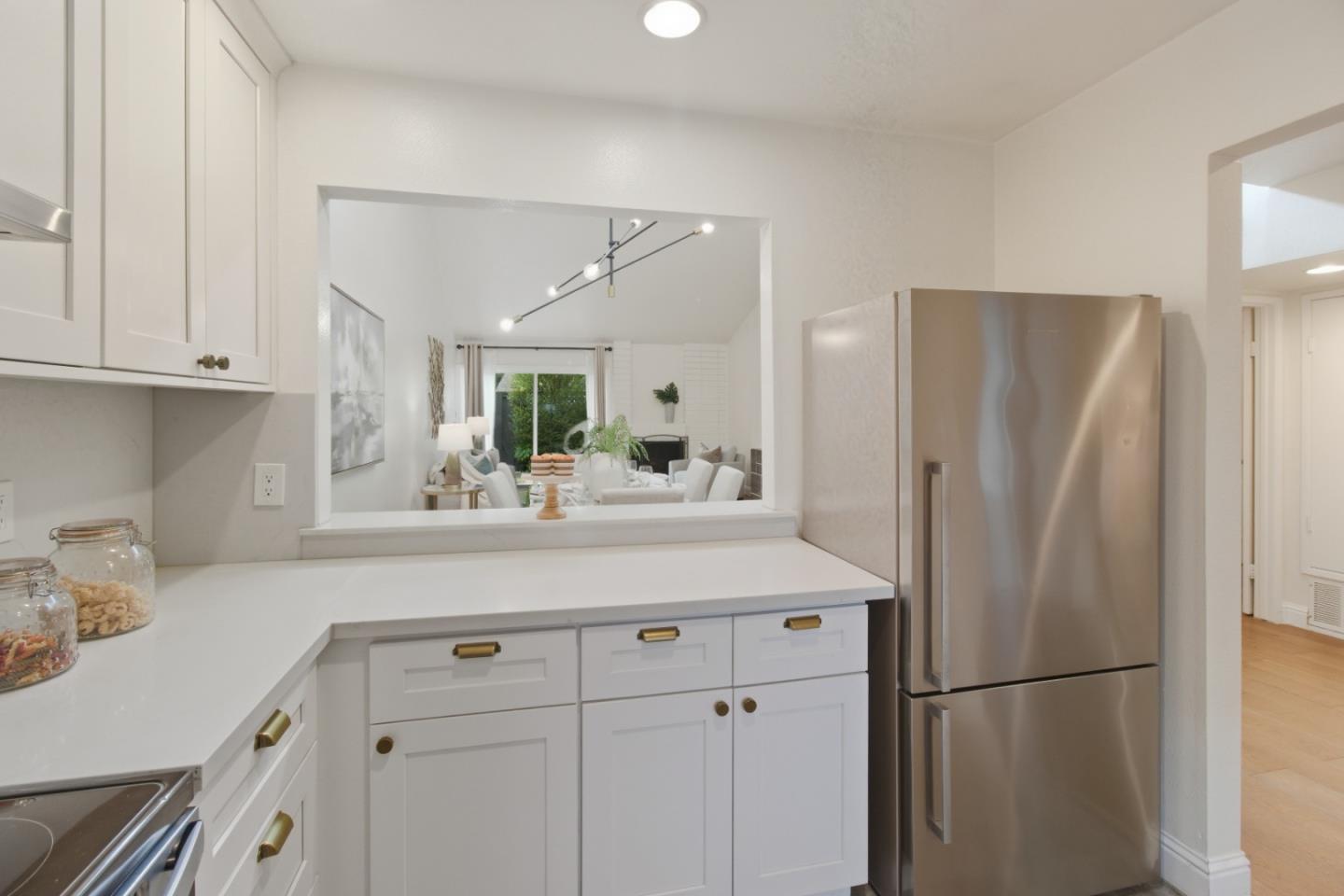 Detail Gallery Image 9 of 25 For 986 Cartier Ln, Foster City,  CA 94404 - 2 Beds | 2 Baths