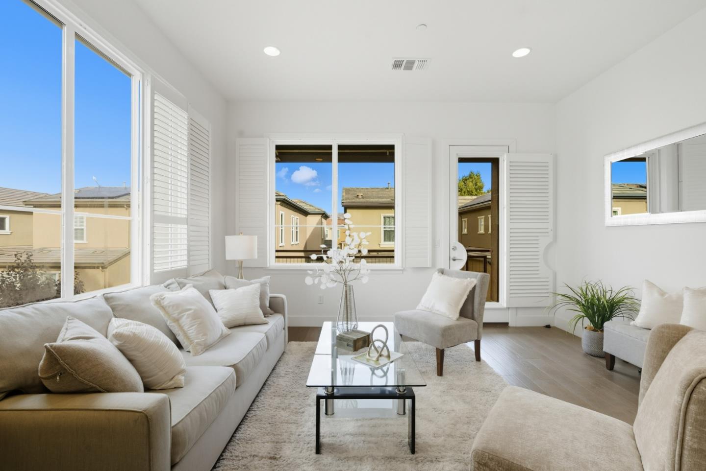 Detail Gallery Image 3 of 67 For 528 Odyssey Ln, Milpitas,  CA 95035 - 2 Beds | 2 Baths