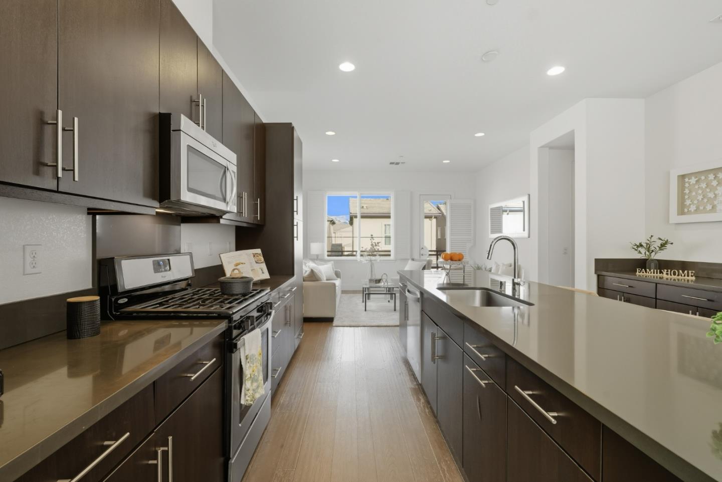 Detail Gallery Image 6 of 67 For 528 Odyssey Ln, Milpitas,  CA 95035 - 2 Beds | 2 Baths