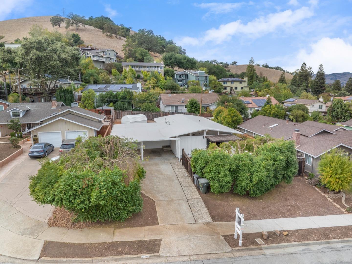 Detail Gallery Image 2 of 44 For 775 Claremont Dr, Morgan Hill,  CA 95037 - 3 Beds | 2 Baths