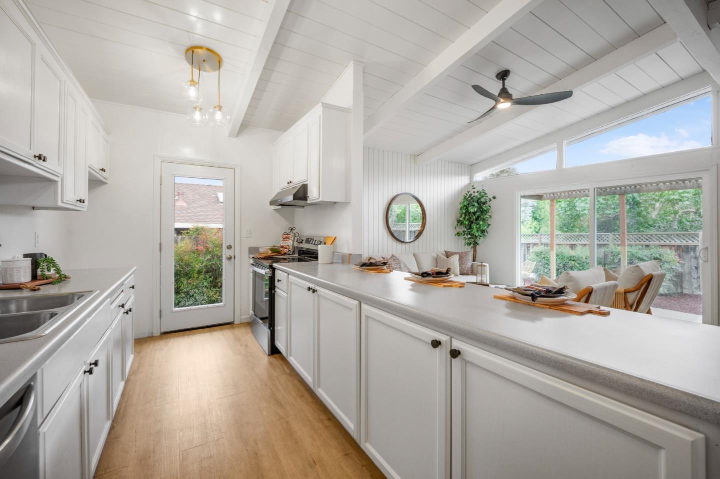 Detail Gallery Image 6 of 44 For 775 Claremont Dr, Morgan Hill,  CA 95037 - 3 Beds | 2 Baths