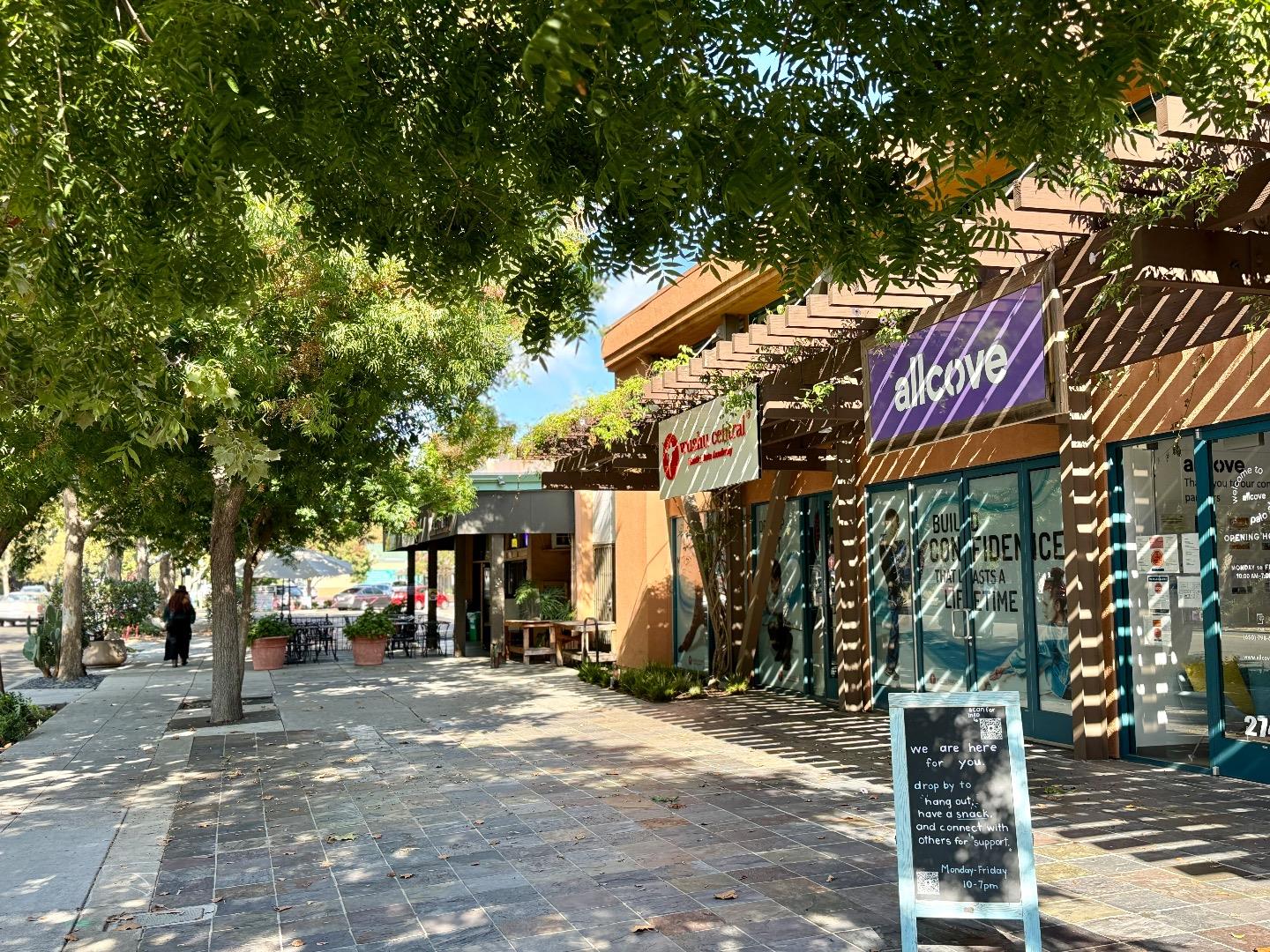 Detail Gallery Image 12 of 14 For 2760-2762 Byron St, Palo Alto,  CA 94306 - – Beds | – Baths