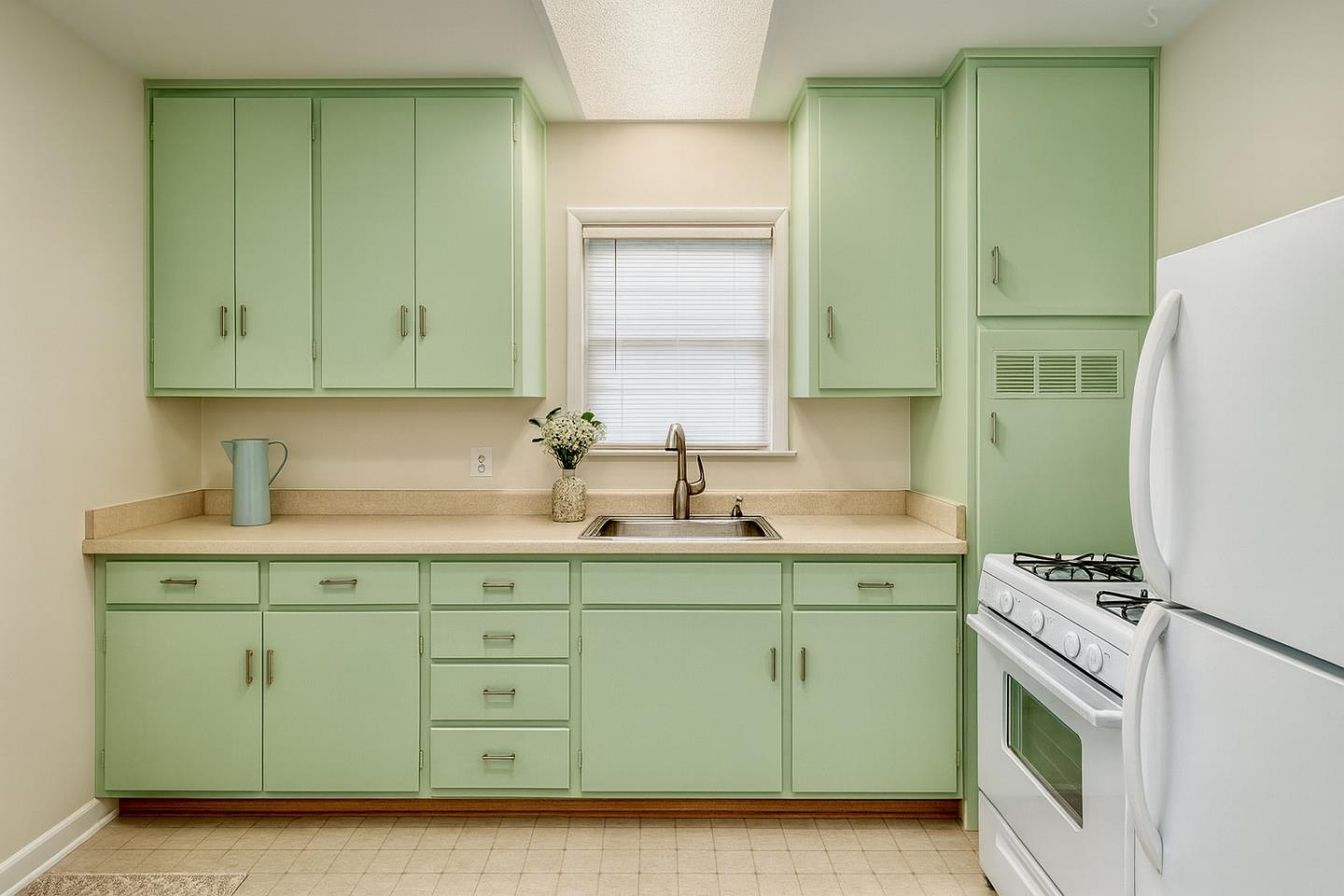 Detail Gallery Image 3 of 14 For 2760-2762 Byron St, Palo Alto,  CA 94306 - – Beds | – Baths