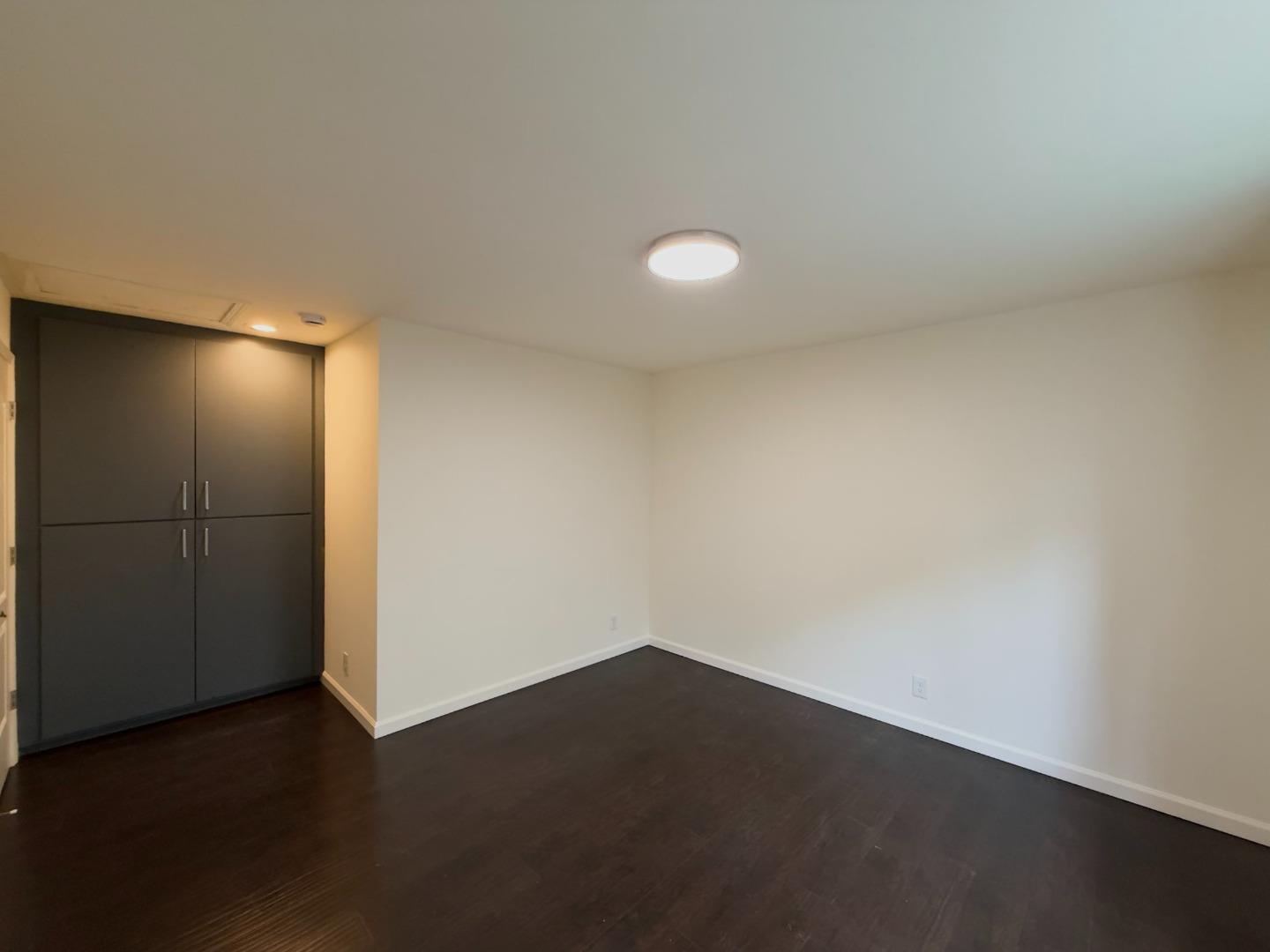 Detail Gallery Image 11 of 22 For 1340 E William Ct, San Jose,  CA 95116 - 4 Beds | 3 Baths