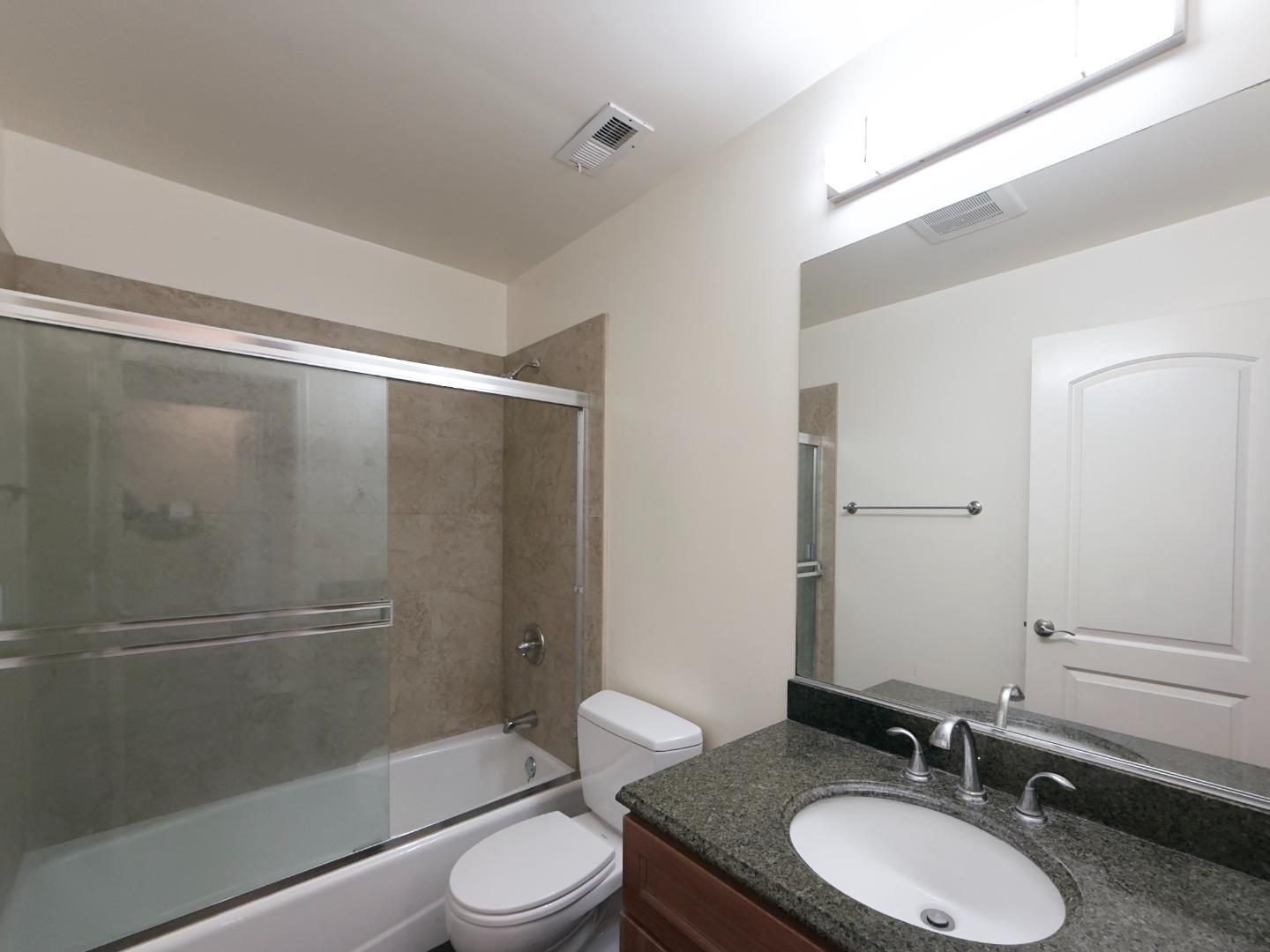 Detail Gallery Image 12 of 22 For 1340 E William Ct, San Jose,  CA 95116 - 4 Beds | 3 Baths