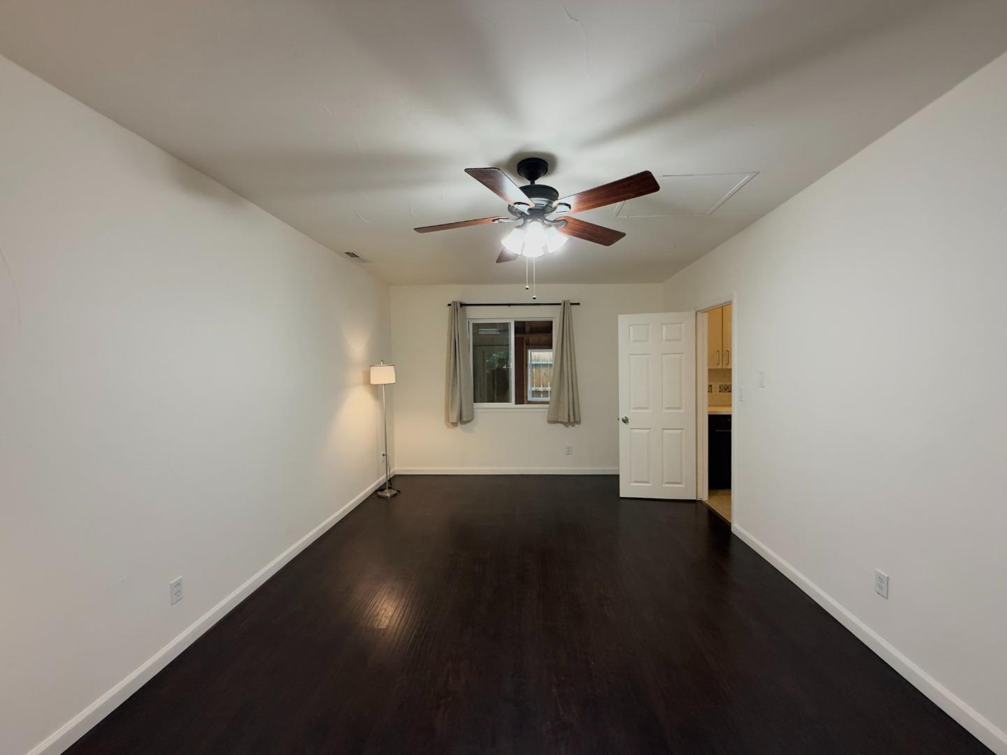 Detail Gallery Image 15 of 22 For 1340 E William Ct, San Jose,  CA 95116 - 4 Beds | 3 Baths