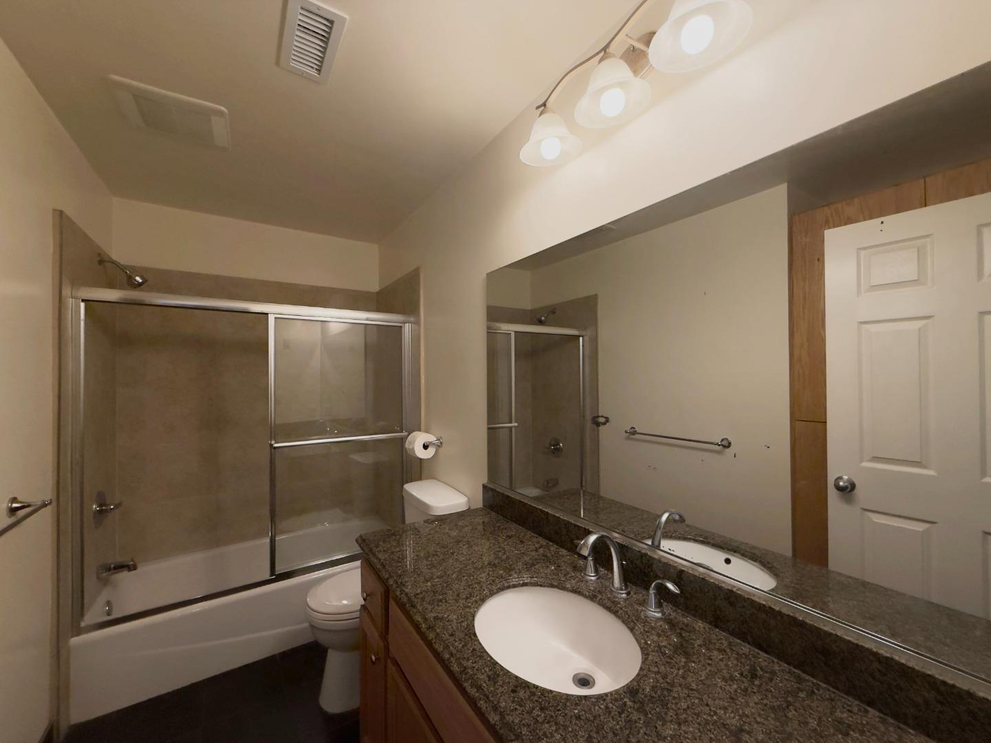 Detail Gallery Image 17 of 22 For 1340 E William Ct, San Jose,  CA 95116 - 4 Beds | 3 Baths