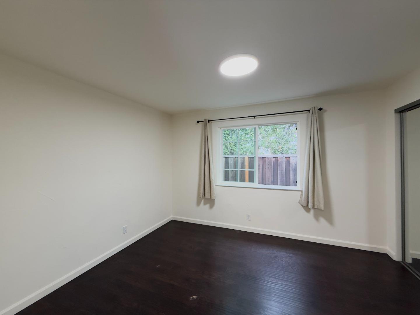 Detail Gallery Image 19 of 22 For 1340 E William Ct, San Jose,  CA 95116 - 4 Beds | 3 Baths