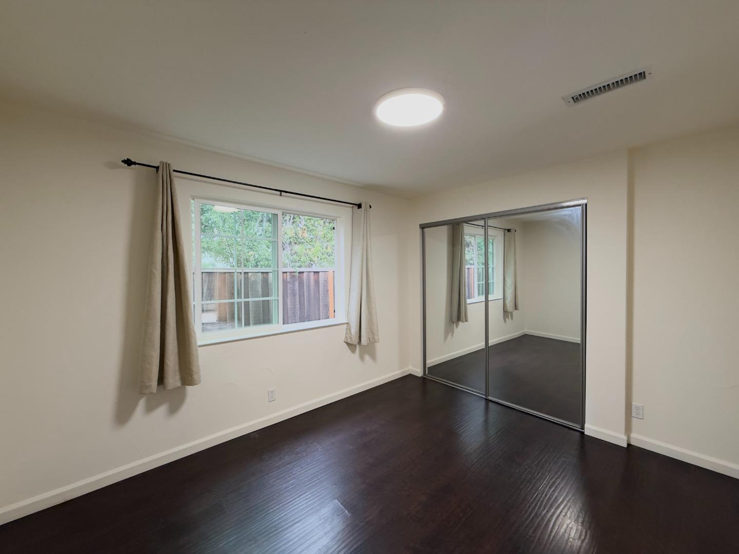 Detail Gallery Image 20 of 22 For 1340 E William Ct, San Jose,  CA 95116 - 4 Beds | 3 Baths