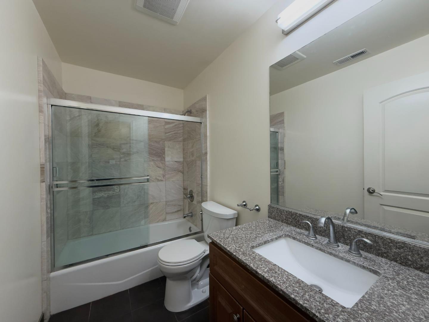 Detail Gallery Image 9 of 22 For 1340 E William Ct, San Jose,  CA 95116 - 4 Beds | 3 Baths