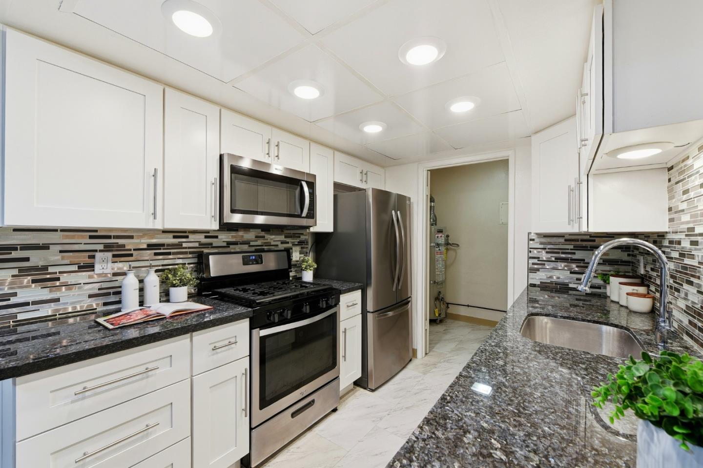 Detail Gallery Image 6 of 21 For 1485 De Rose Way #123,  San Jose,  CA 95126 - 1 Beds | 1 Baths