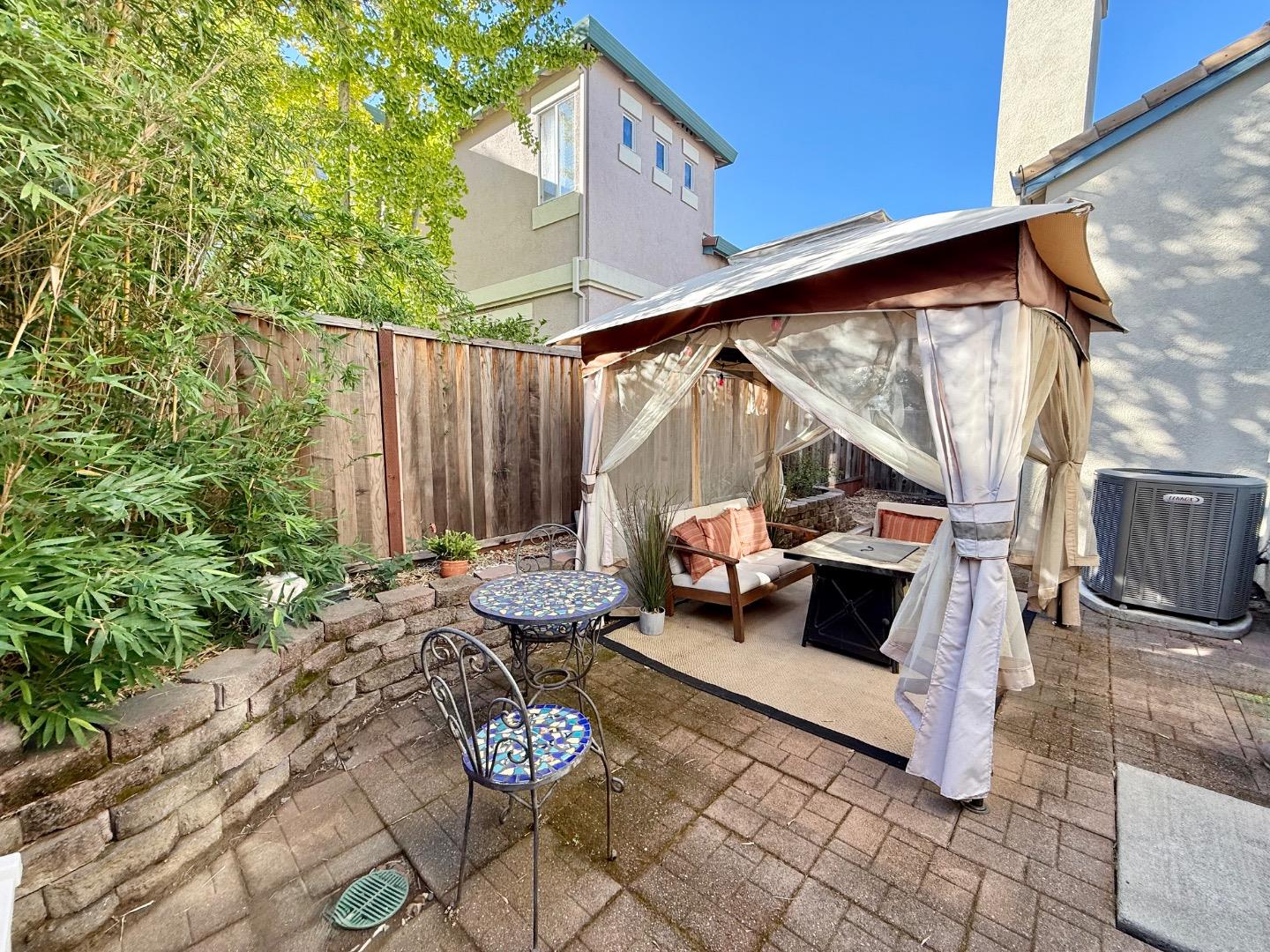 Detail Gallery Image 26 of 48 For 705 Otter Ct, Fairfield,  CA 94533 - 3 Beds | 2/1 Baths