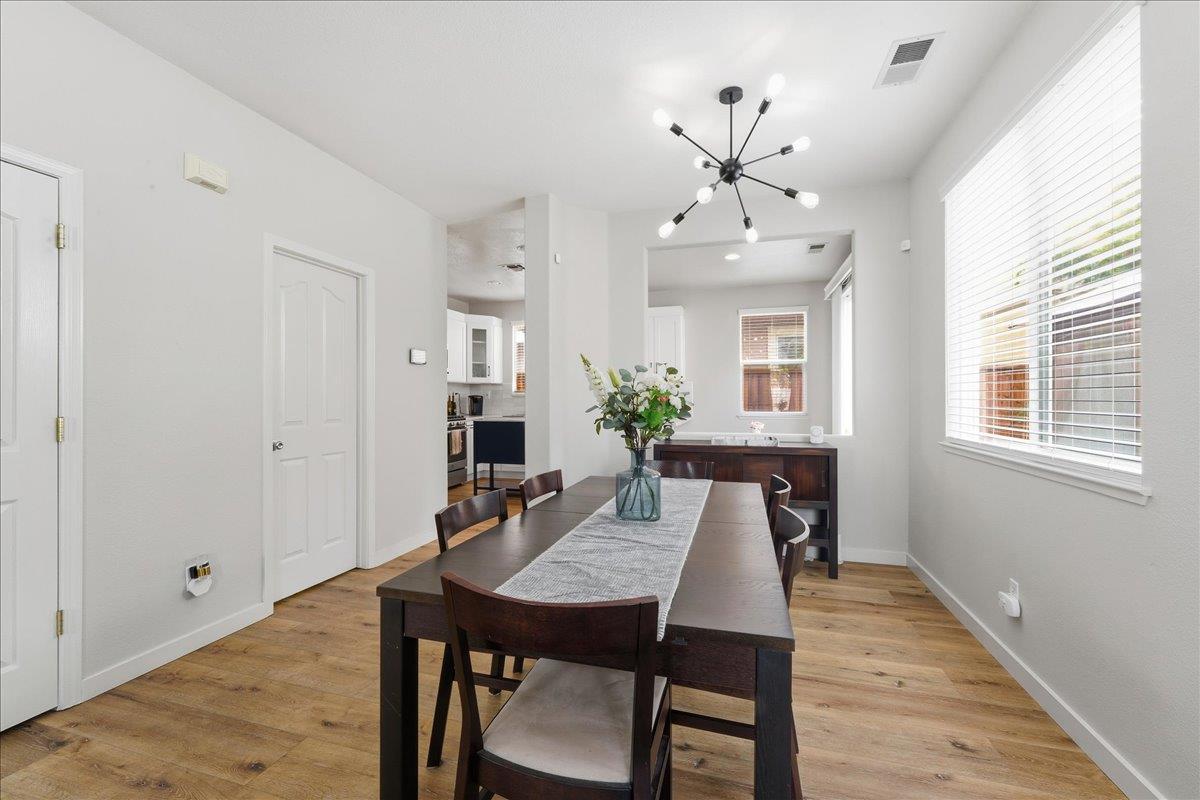 Detail Gallery Image 5 of 48 For 705 Otter Ct, Fairfield,  CA 94533 - 3 Beds | 2/1 Baths