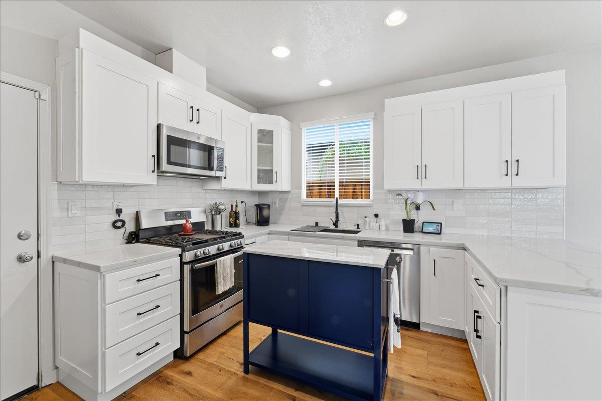 Detail Gallery Image 7 of 48 For 705 Otter Ct, Fairfield,  CA 94533 - 3 Beds | 2/1 Baths