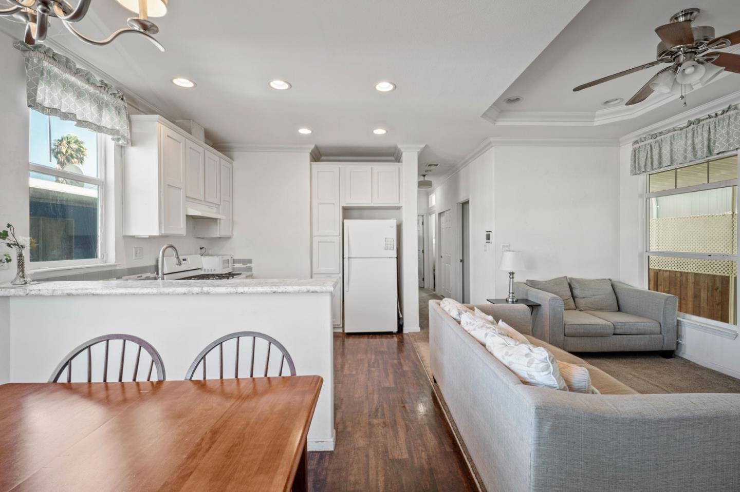 Detail Gallery Image 3 of 25 For 8282 Murray #90 Ave #90,  Gilroy,  CA 95020 - 3 Beds | 2 Baths