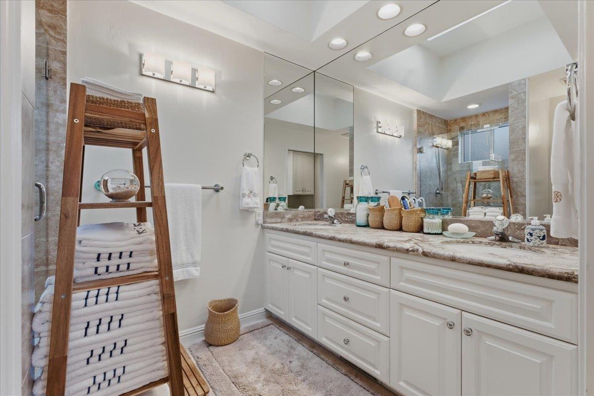 Detail Gallery Image 19 of 35 For 19095 Saratoga Glen Pl, Saratoga,  CA 95070 - 4 Beds | 2/1 Baths