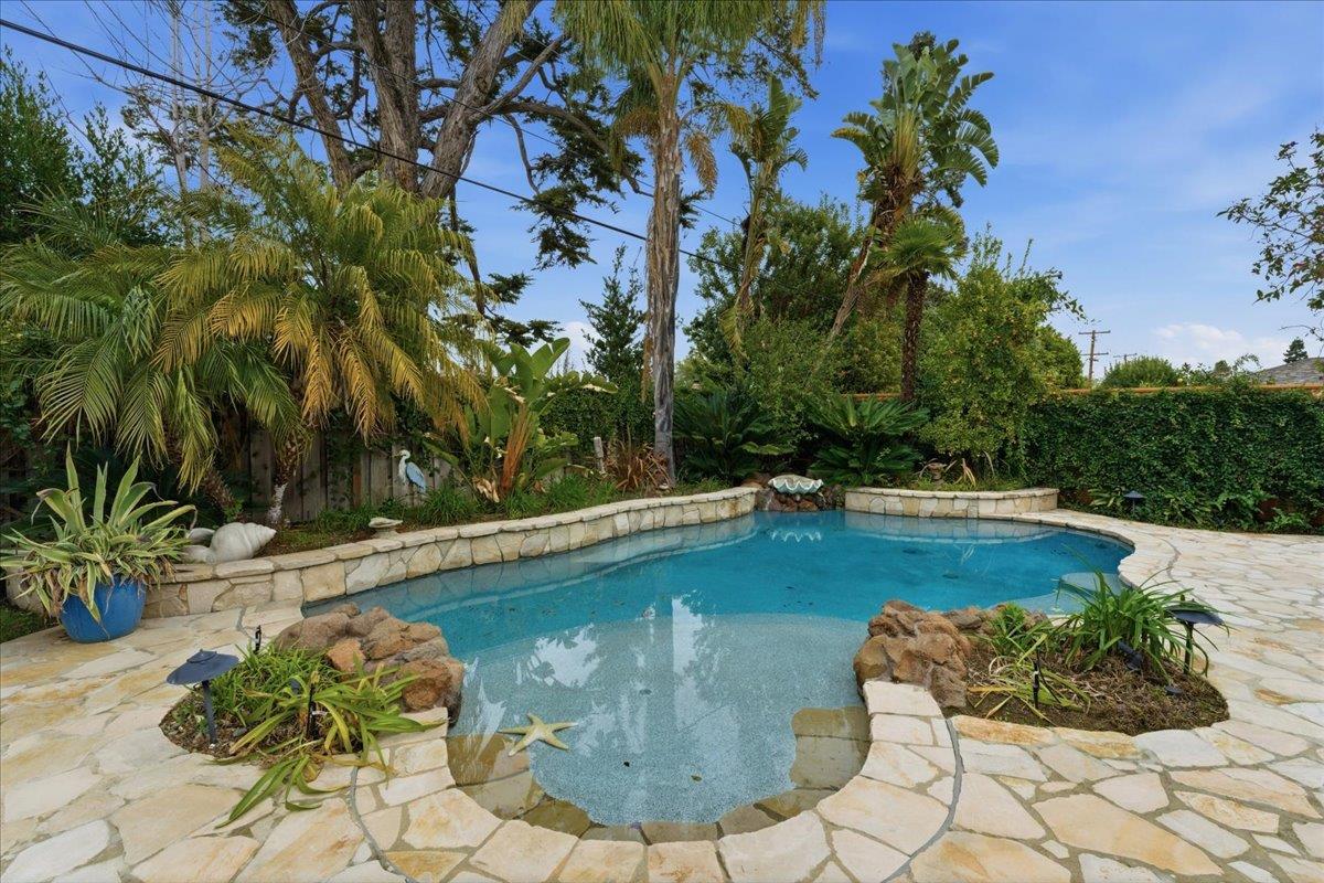 Detail Gallery Image 25 of 35 For 19095 Saratoga Glen Pl, Saratoga,  CA 95070 - 4 Beds | 2/1 Baths