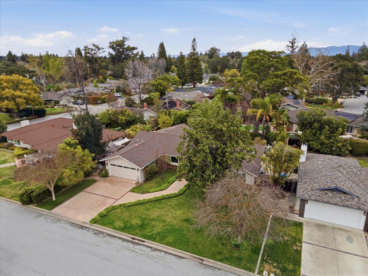 Detail Gallery Image 31 of 35 For 19095 Saratoga Glen Pl, Saratoga,  CA 95070 - 4 Beds | 2/1 Baths