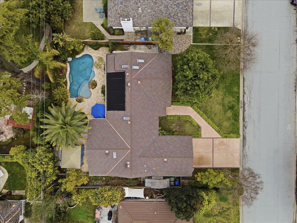 Detail Gallery Image 32 of 35 For 19095 Saratoga Glen Pl, Saratoga,  CA 95070 - 4 Beds | 2/1 Baths