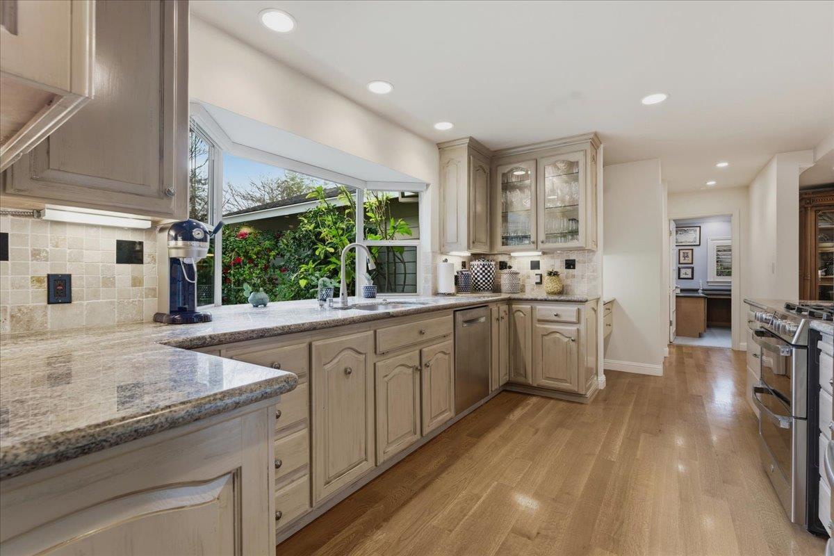 Detail Gallery Image 6 of 35 For 19095 Saratoga Glen Pl, Saratoga,  CA 95070 - 4 Beds | 2/1 Baths