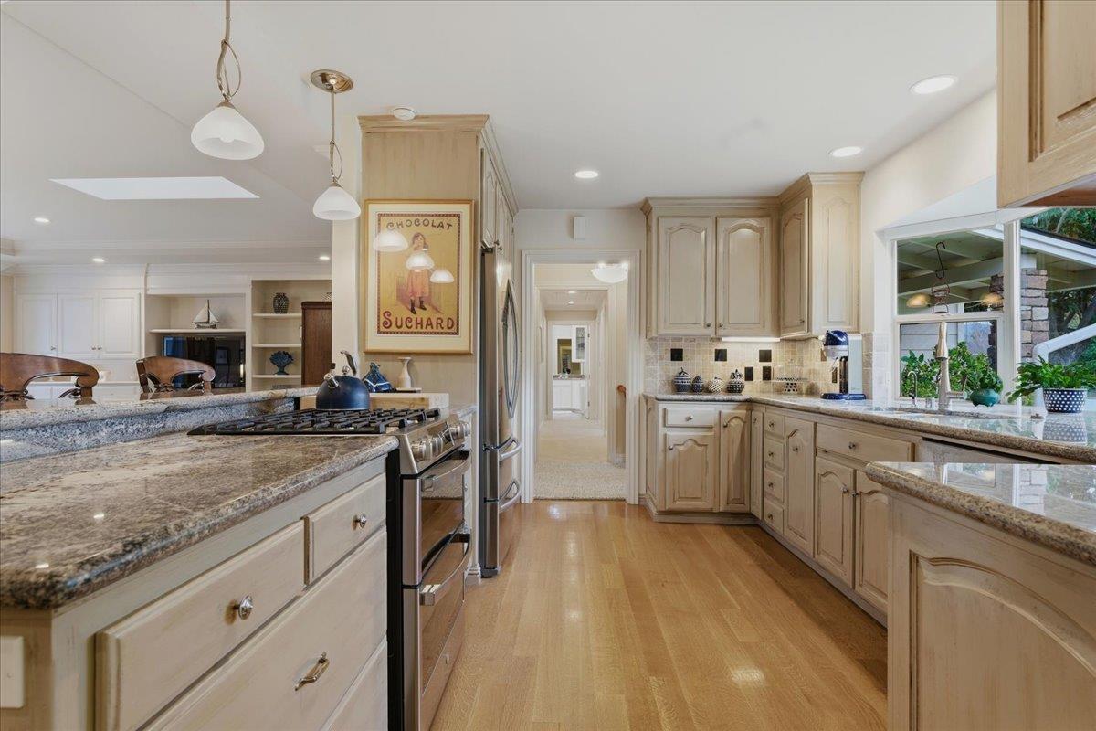 Detail Gallery Image 8 of 35 For 19095 Saratoga Glen Pl, Saratoga,  CA 95070 - 4 Beds | 2/1 Baths