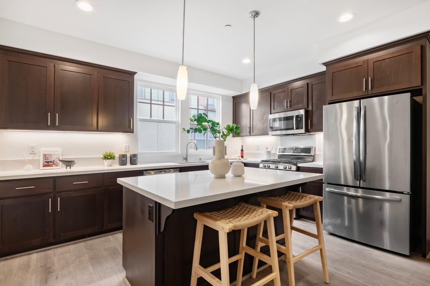 Detail Gallery Image 7 of 30 For 1038 Barberry Ter, Sunnyvale,  CA 94086 - 4 Beds | 3/1 Baths