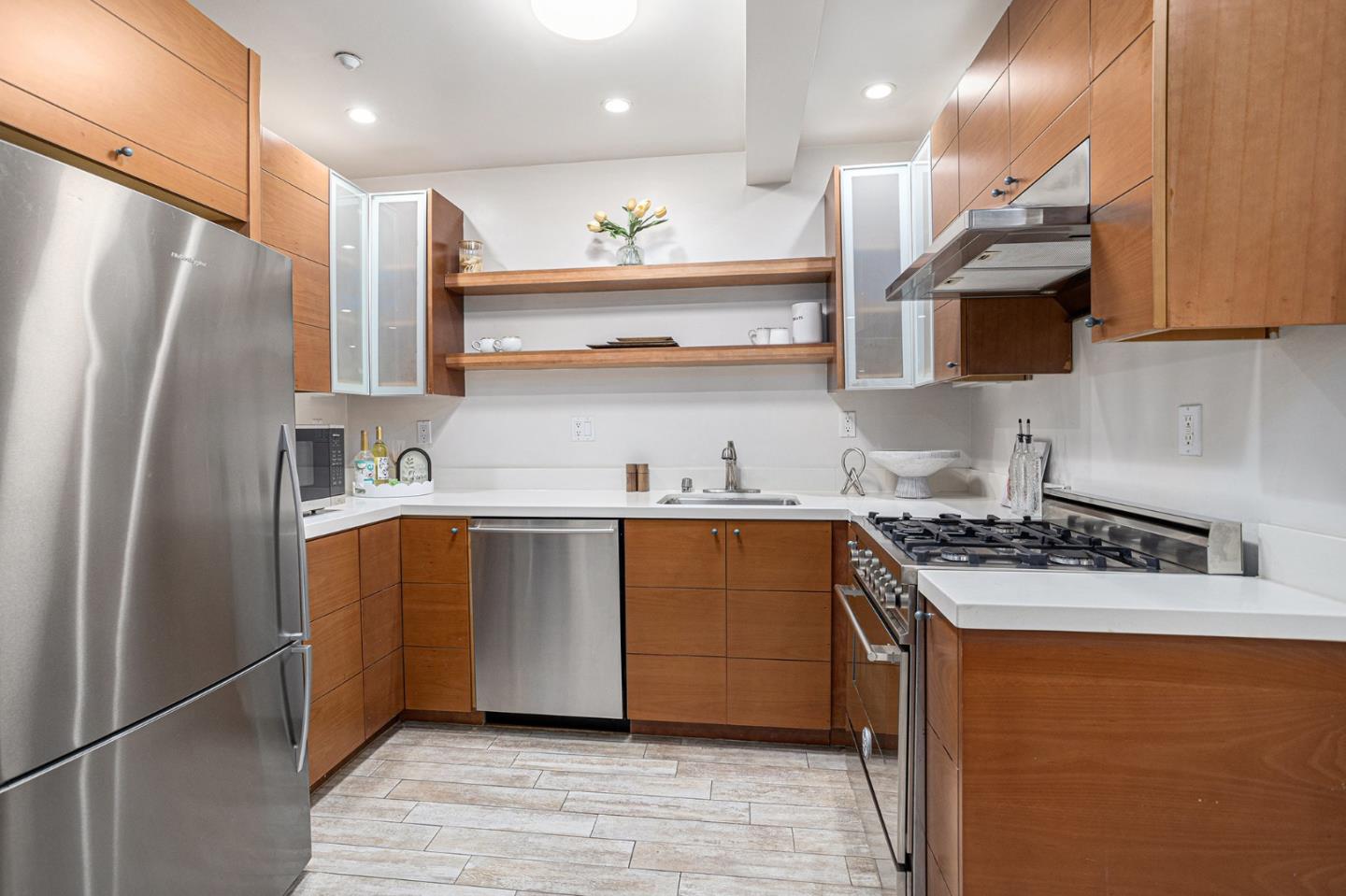 Detail Gallery Image 7 of 19 For 1158 Sutter St #UNIT 2,  San Francisco,  CA 94109 - 2 Beds | 2 Baths