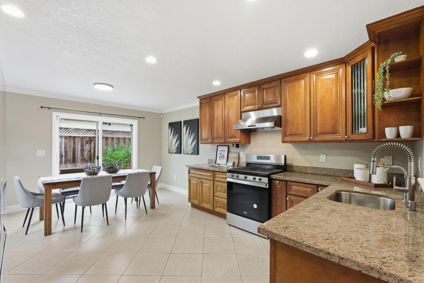 Detail Gallery Image 11 of 34 For 3155 Franela Dr, San Jose,  CA 95124 - 4 Beds | 2 Baths